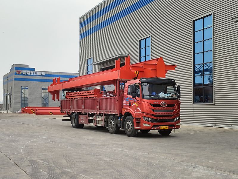 2臺(tái)電動(dòng)葫蘆門式起重機(jī) MHxh10t—13m 發(fā)往河南焦作交付客戶使用。